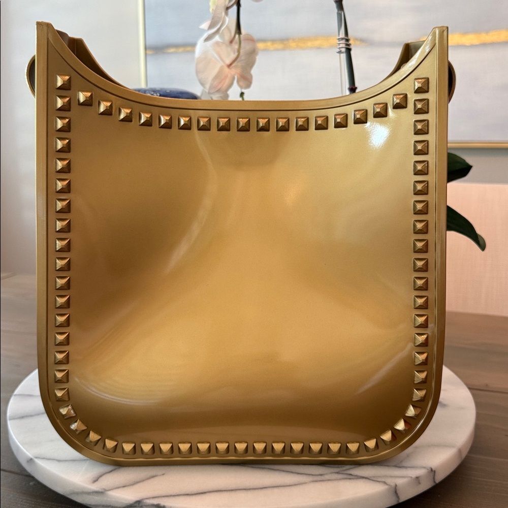 Carmen Sol Fico Large Crossbody -
Metallic Jelly Gold - Picture 4 of 8